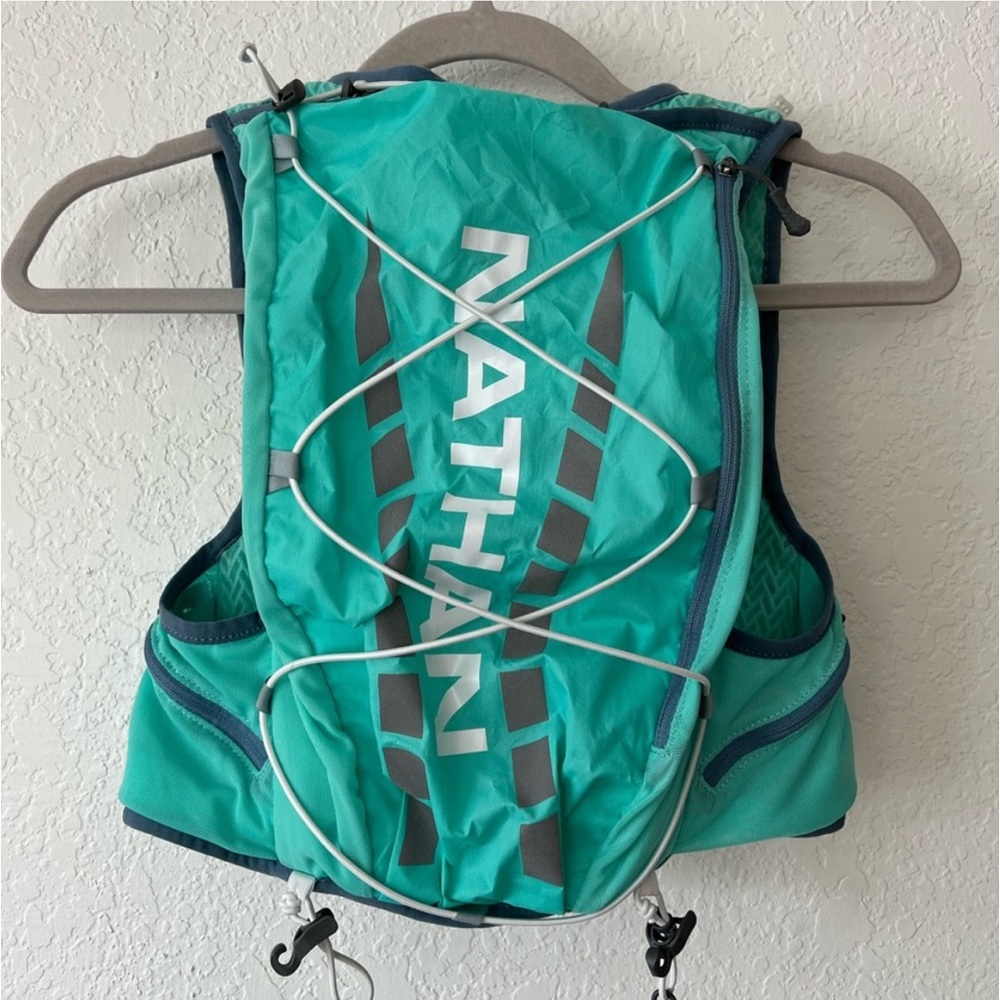 Nathan Vaporairess Hydration Vest